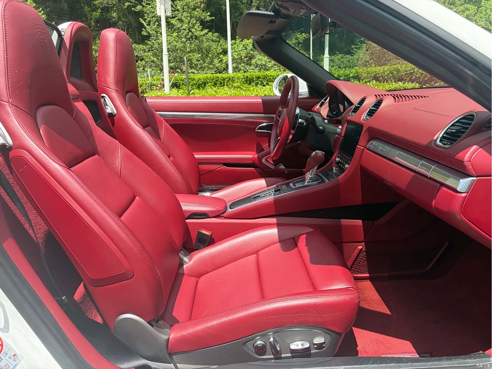 Porsche Boxster, 2024 все фото