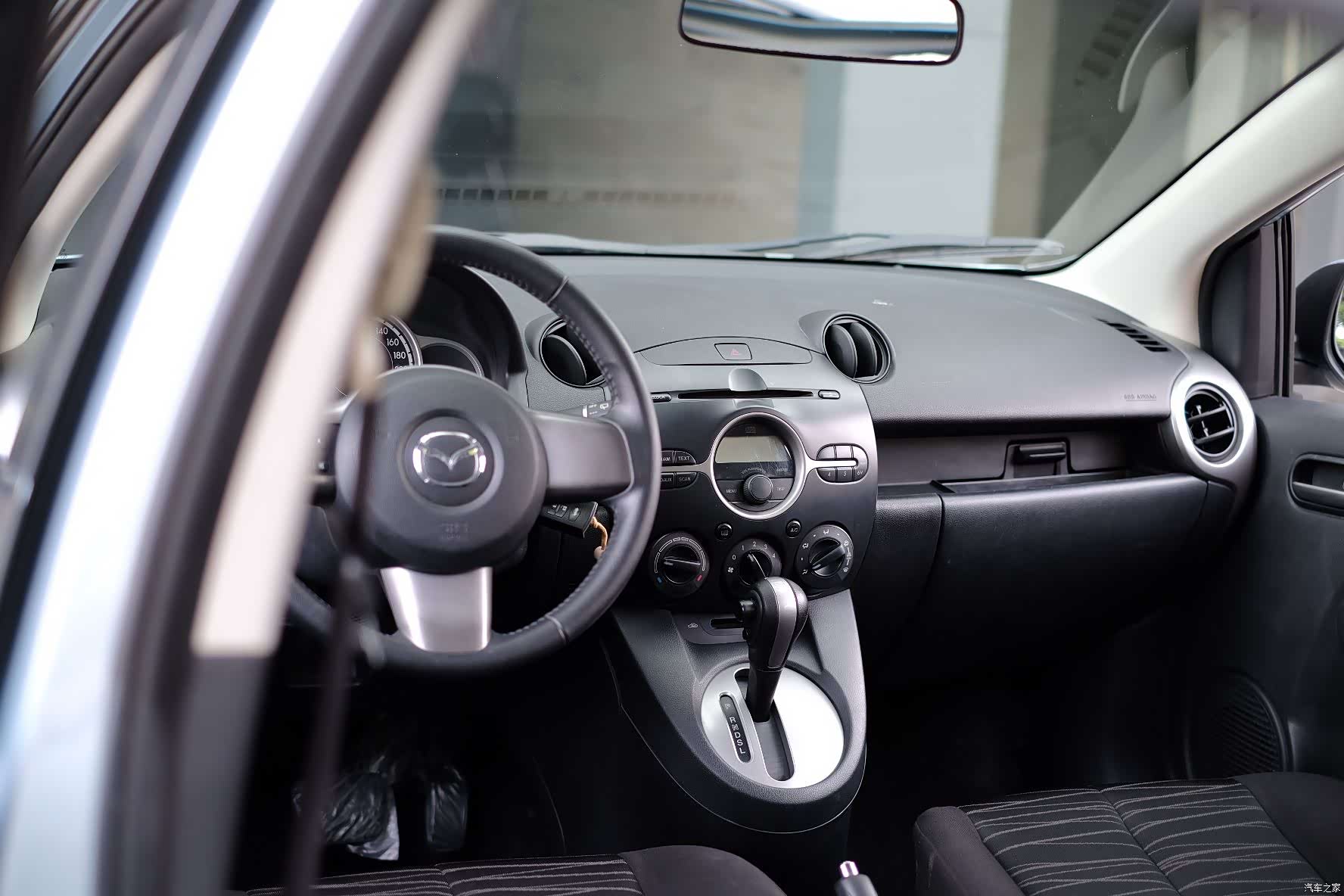 Mazda 2, 2011 49
