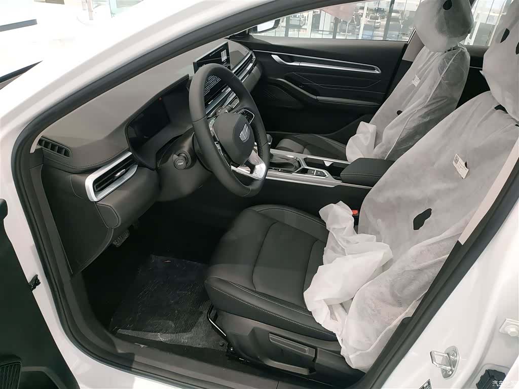 Geely Emgrand, 2026 15
