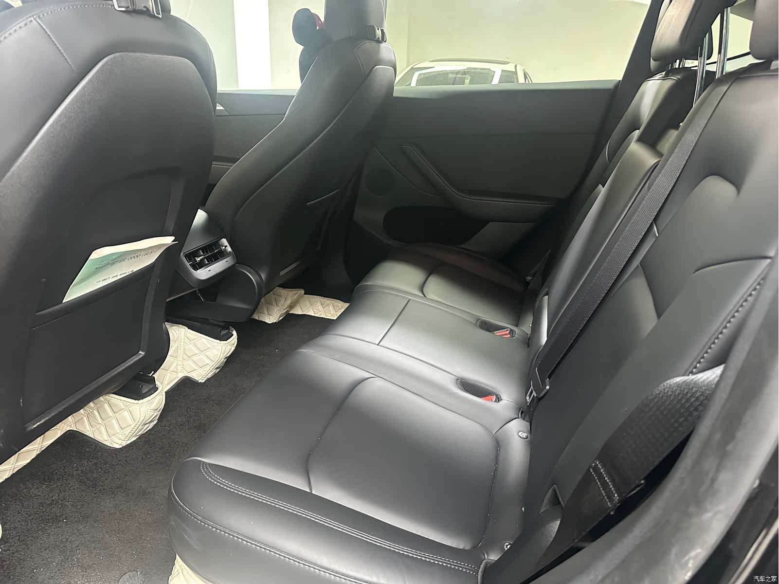 Tesla Model Y, 2024 10