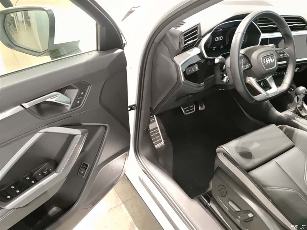 Audi Q3, 2024 16