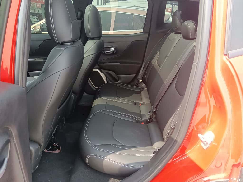 Jeep Renegade, 2017 13