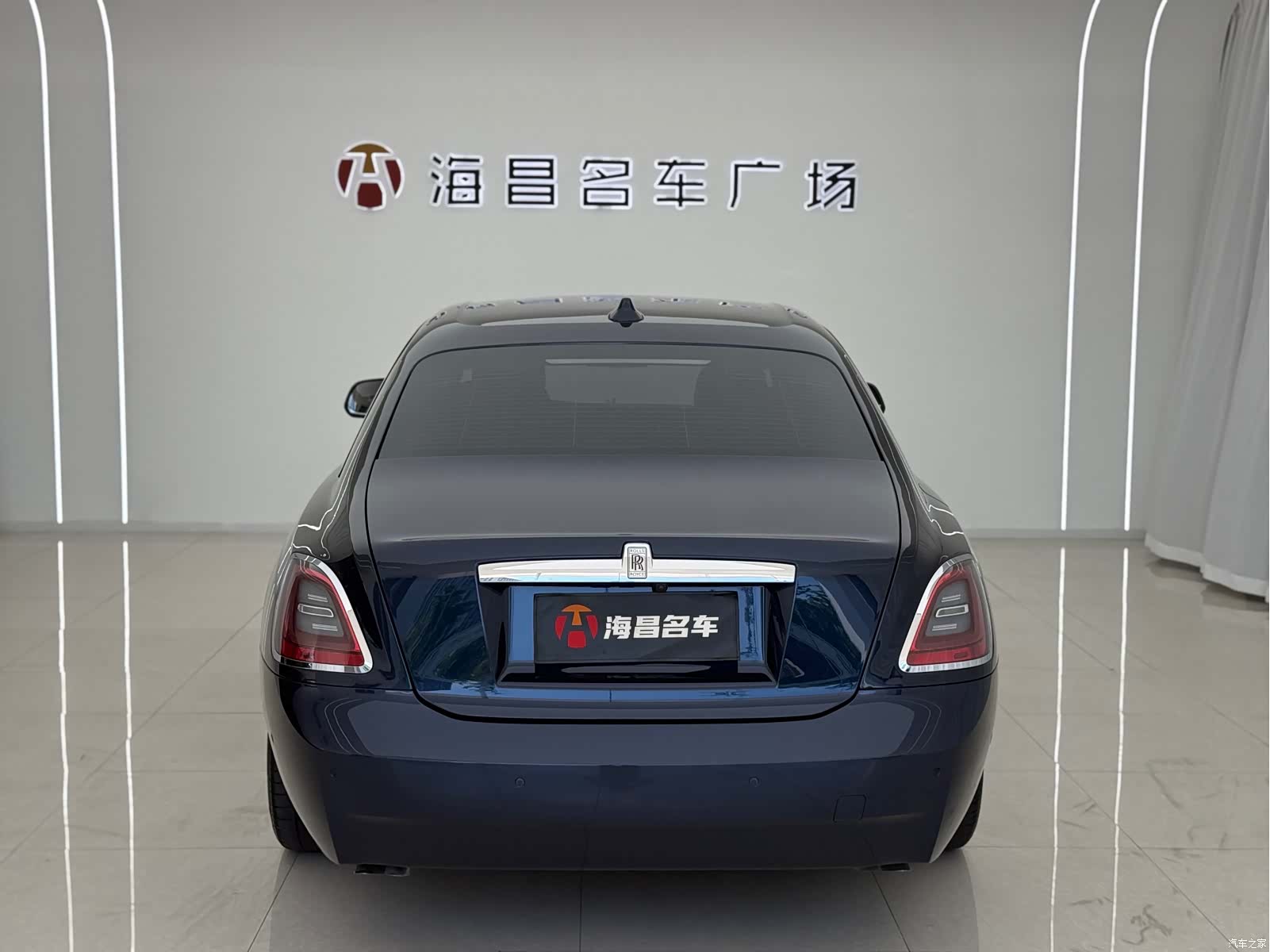 Rolls-Royce Ghost, 2022 все фото