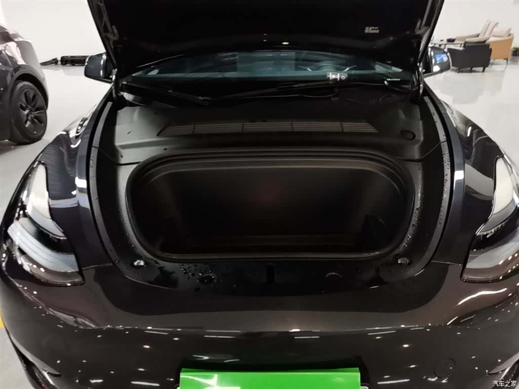 Tesla Model Y, 2024 20