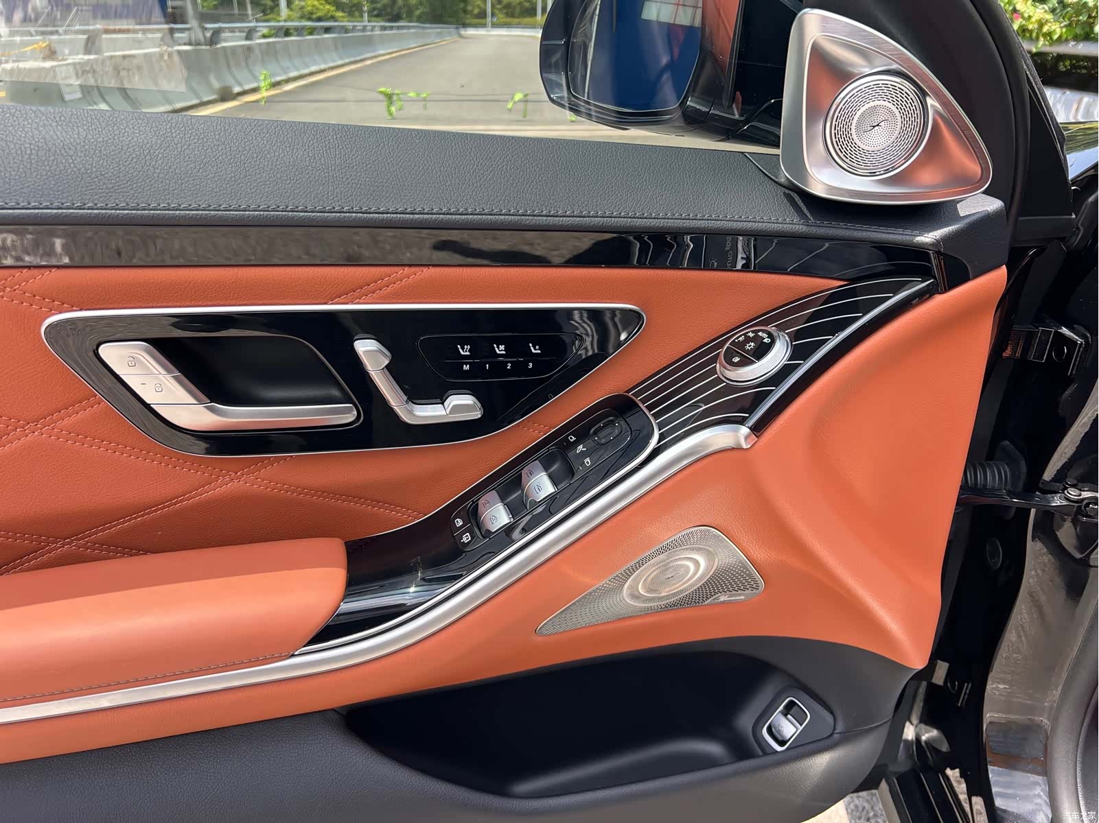 Maybach S-Class, 2023 10