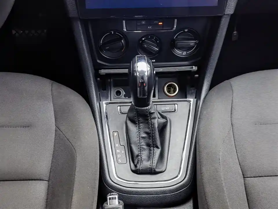 Volkswagen C-TREK Wei Collar