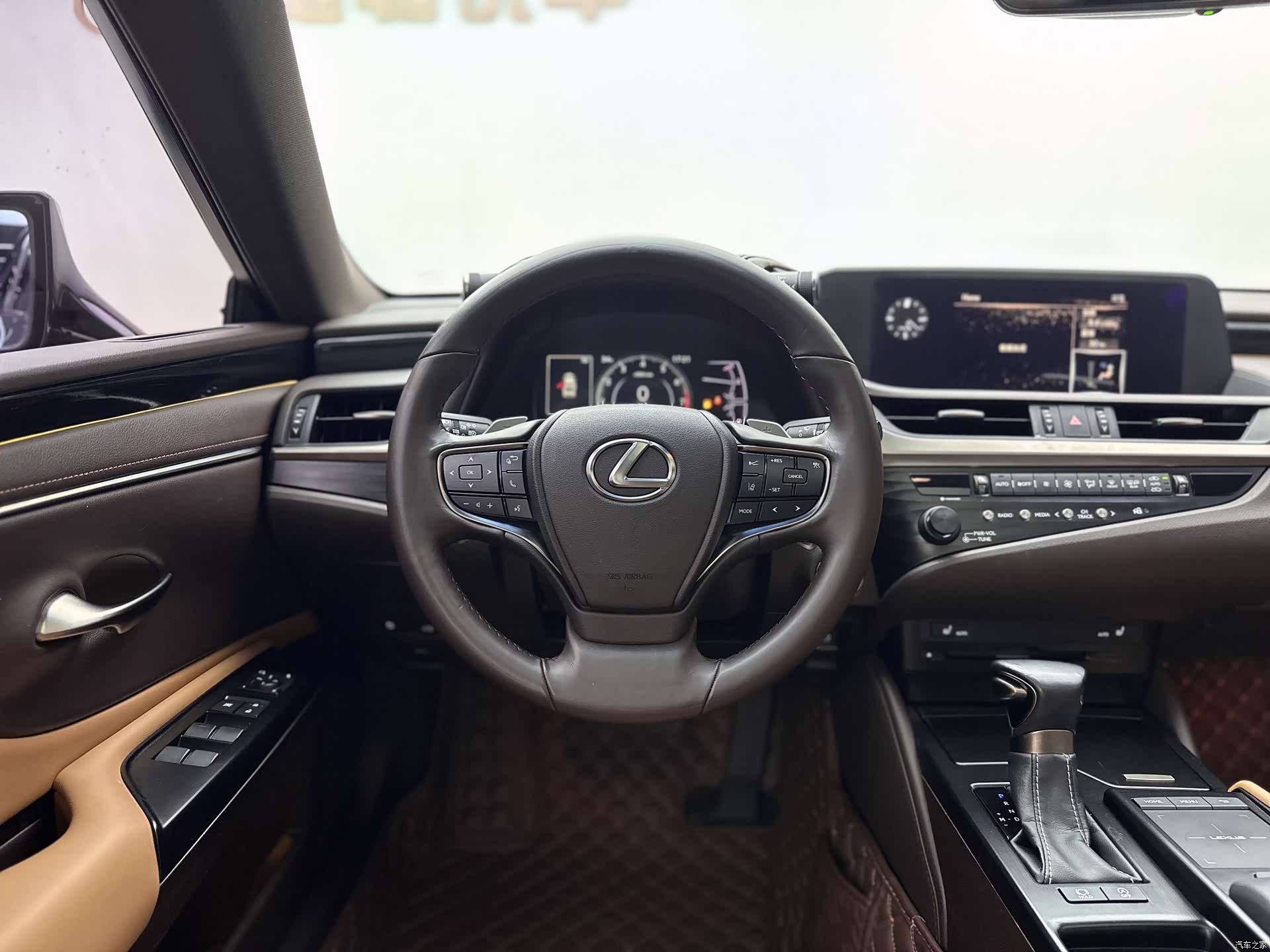 Lexus ES, 2020 9