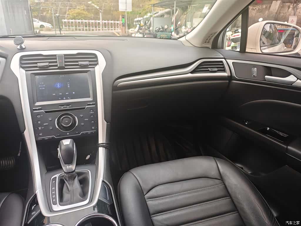Ford Mondeo, 2013 10