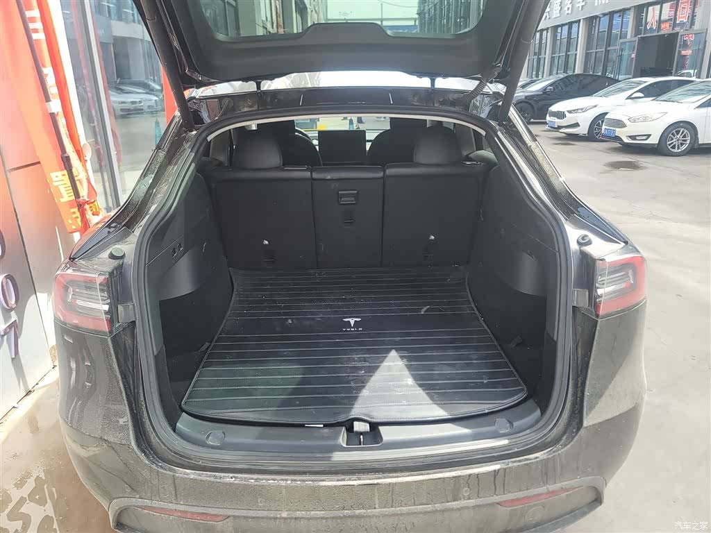 Tesla Model Y, 2022 18