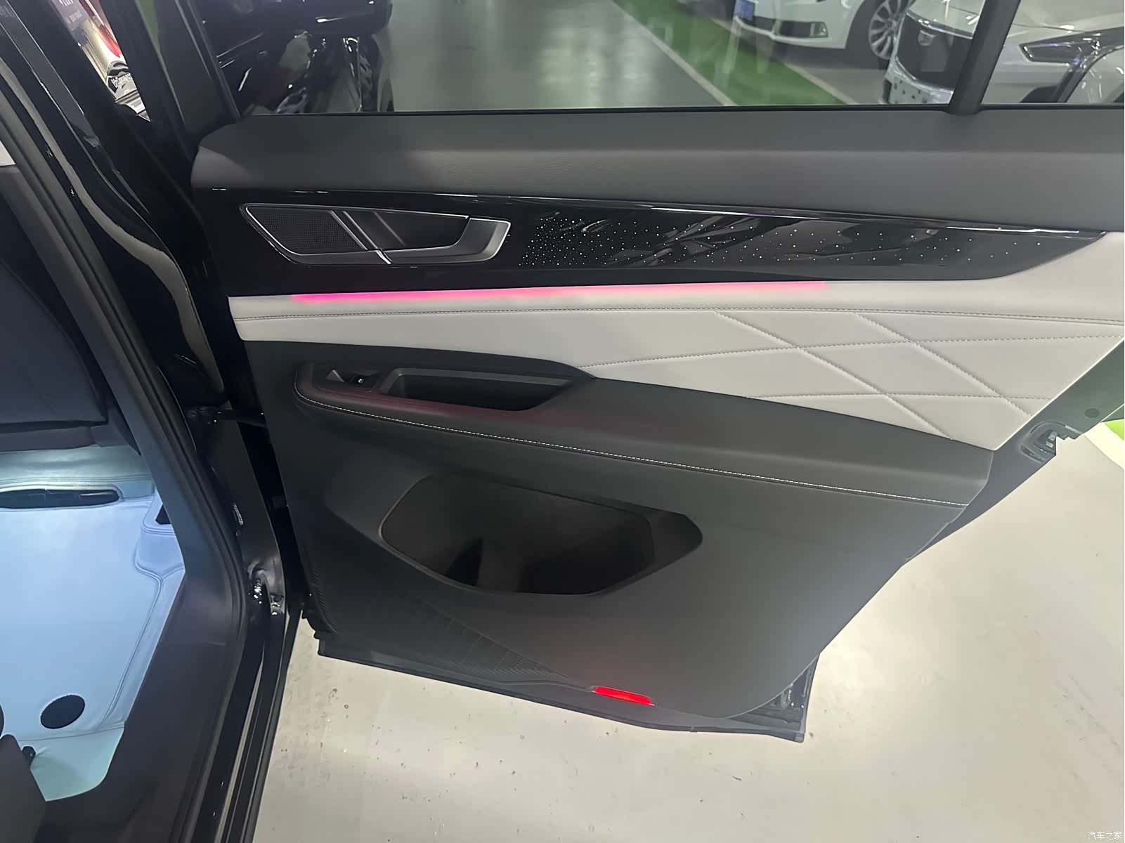 Volkswagen Teramont, 2024 18