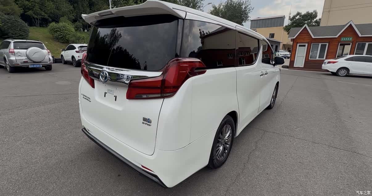 Toyota Alphard, 2019 11