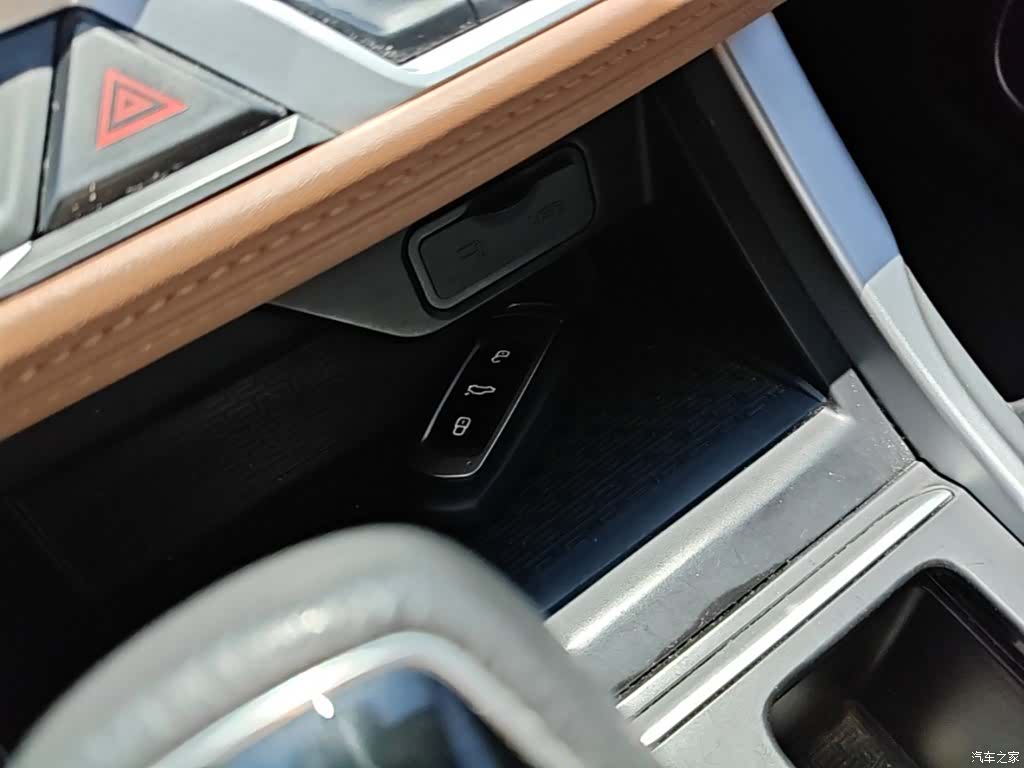 Geely X6, 2019 9