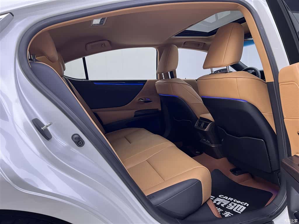 Lexus ES, 2024 23