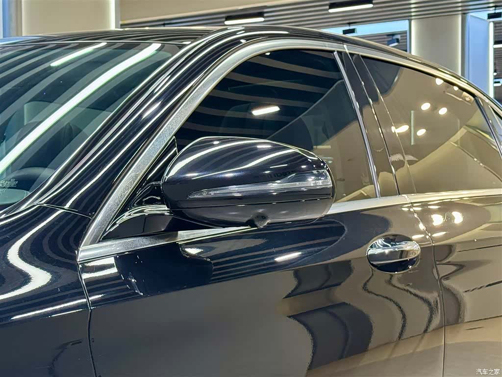 Mercedes-Benz E-Class, 2022 13