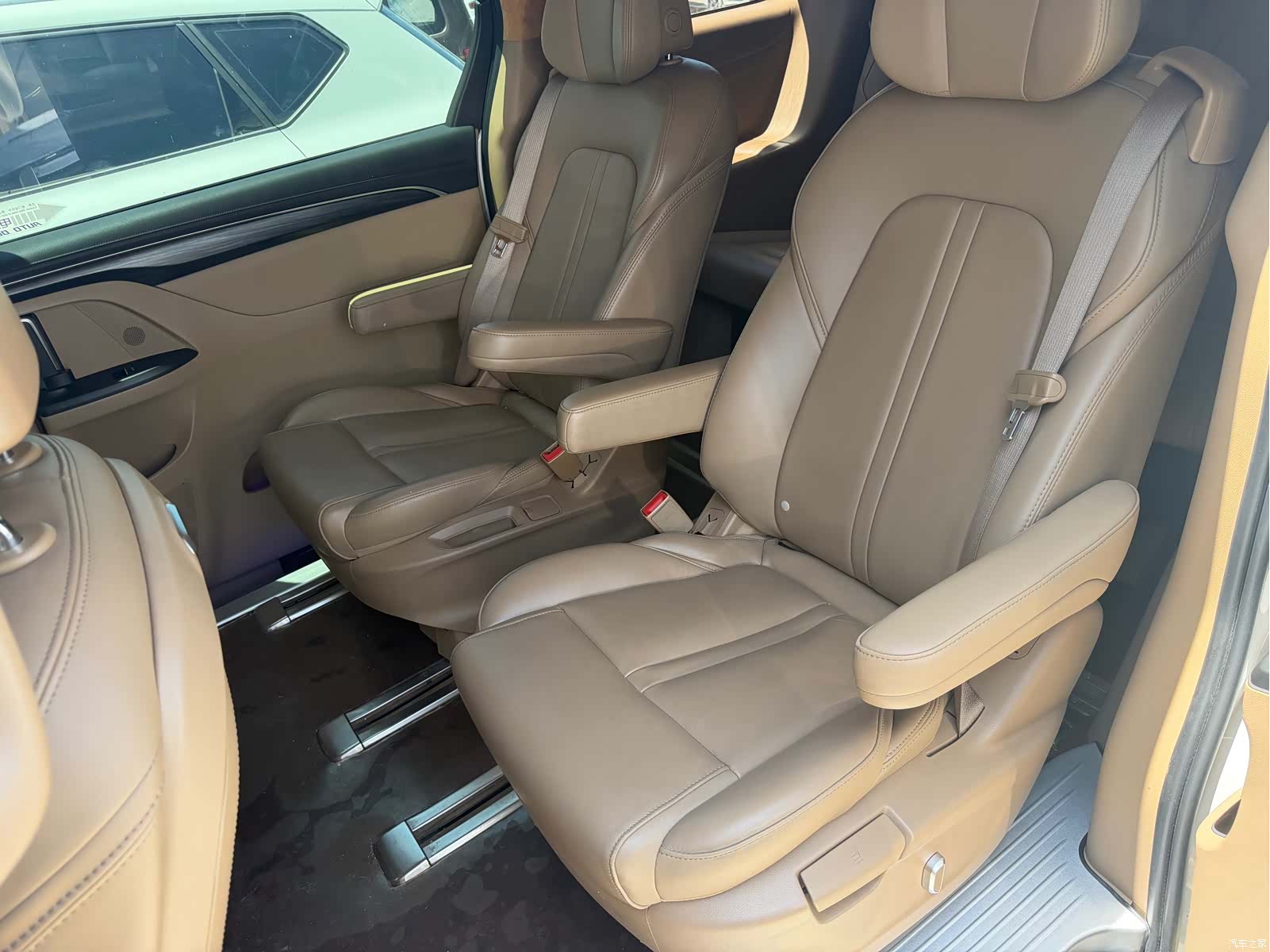 Buick GL8, 2021 все фото