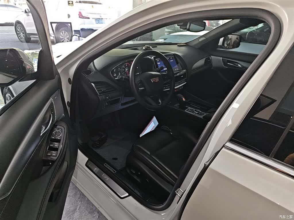 Cadillac CT5, 2023 16