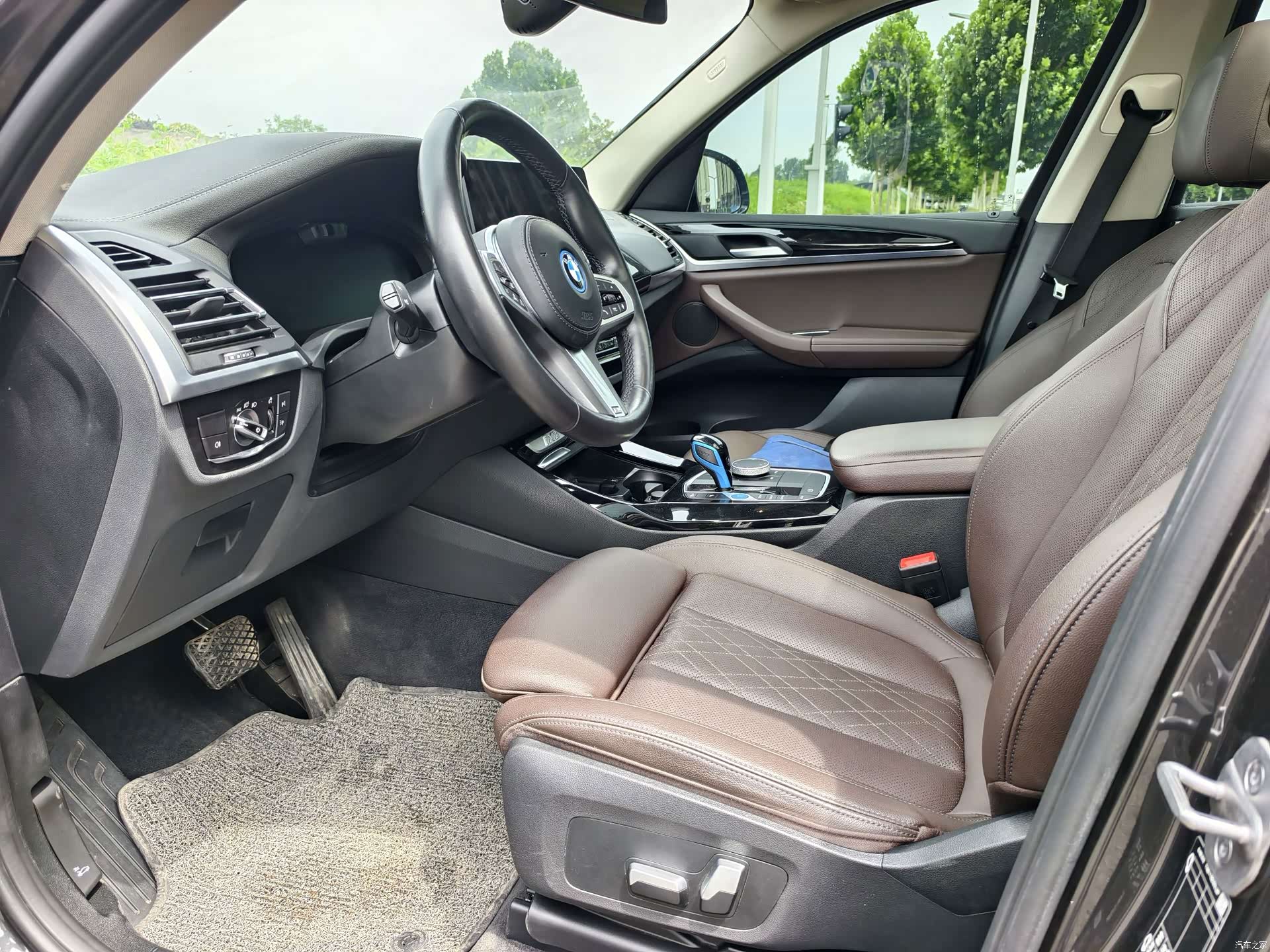 BMW iX3, 2021 все фото