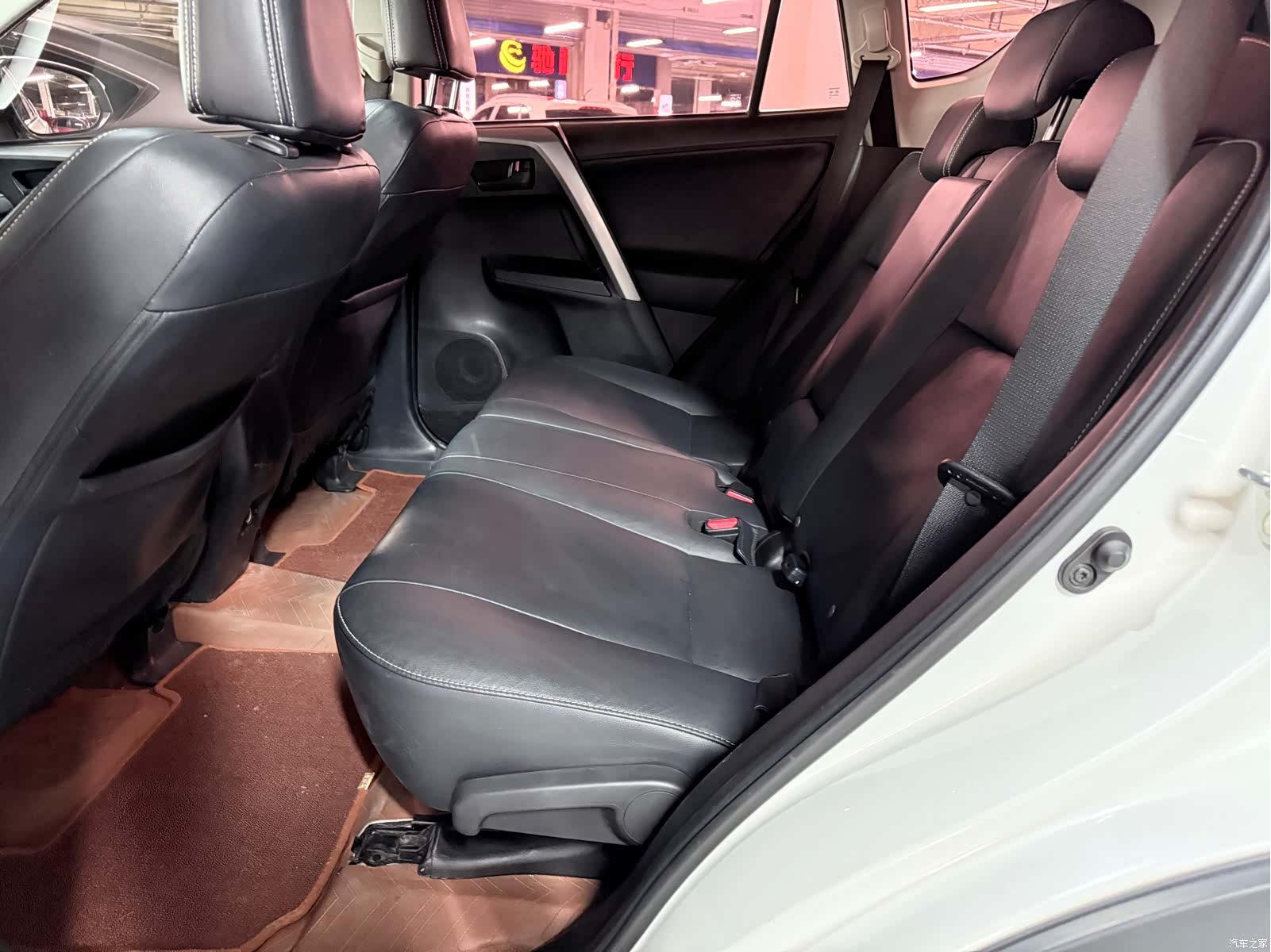 Toyota RAV4, 2018 11