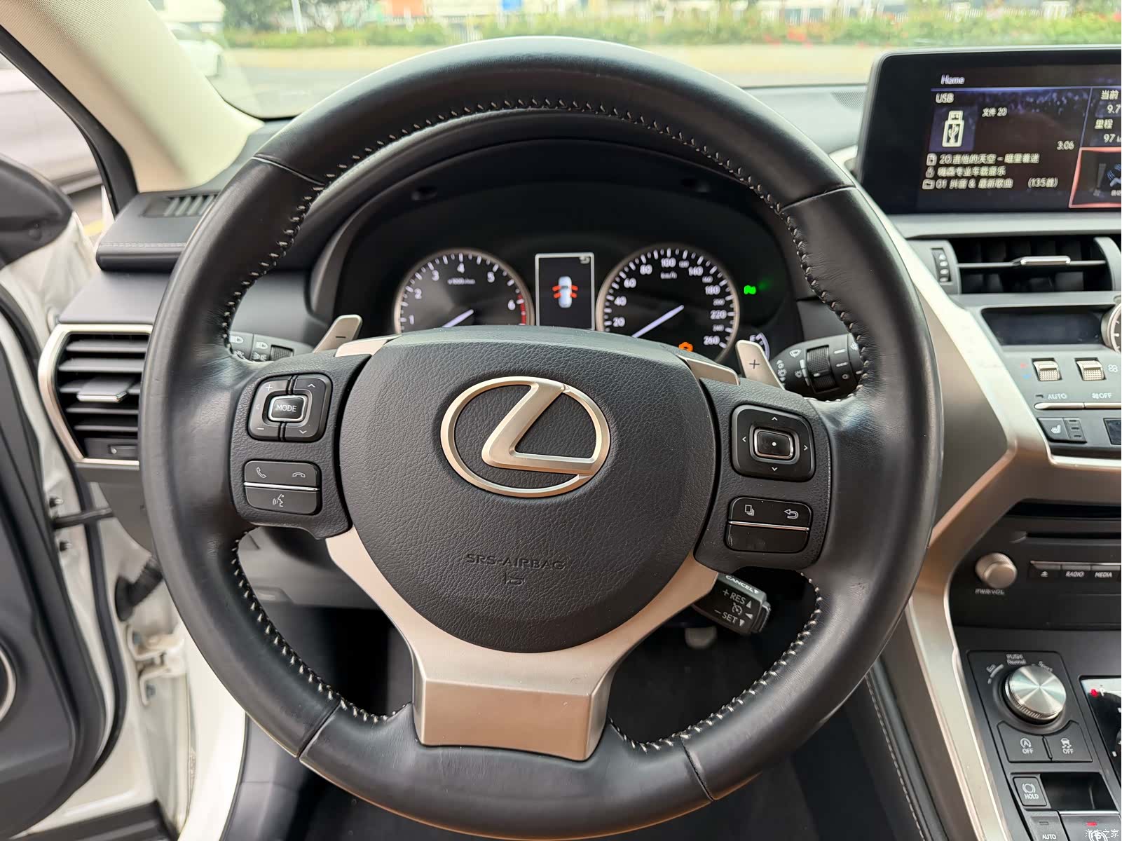 Lexus NX, 2019 14