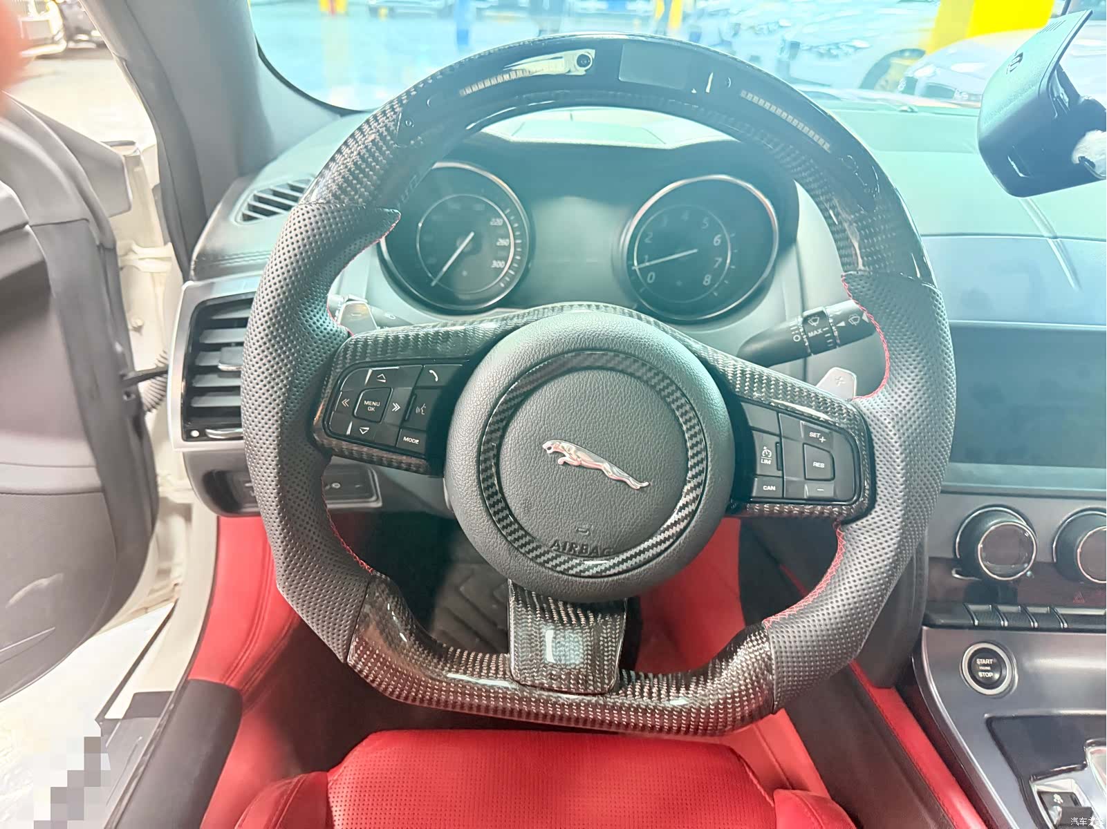 Jaguar F-TYPE, 2018 все фото