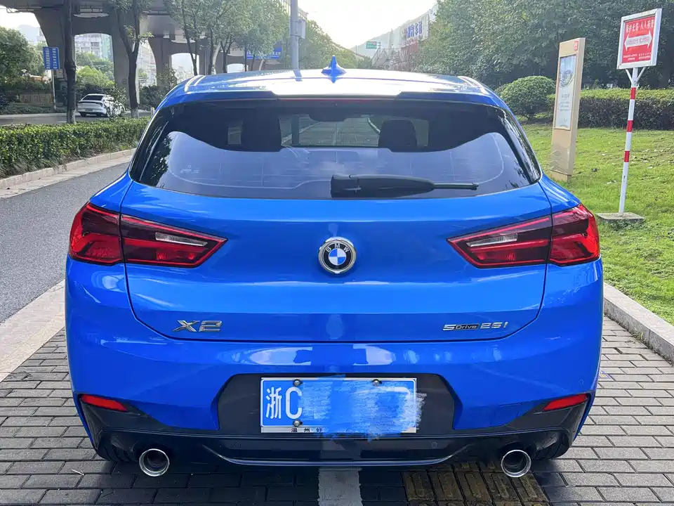 BMW X2