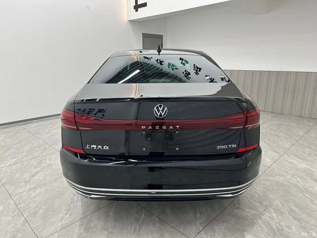 Volkswagen Passat, 2023 все фото