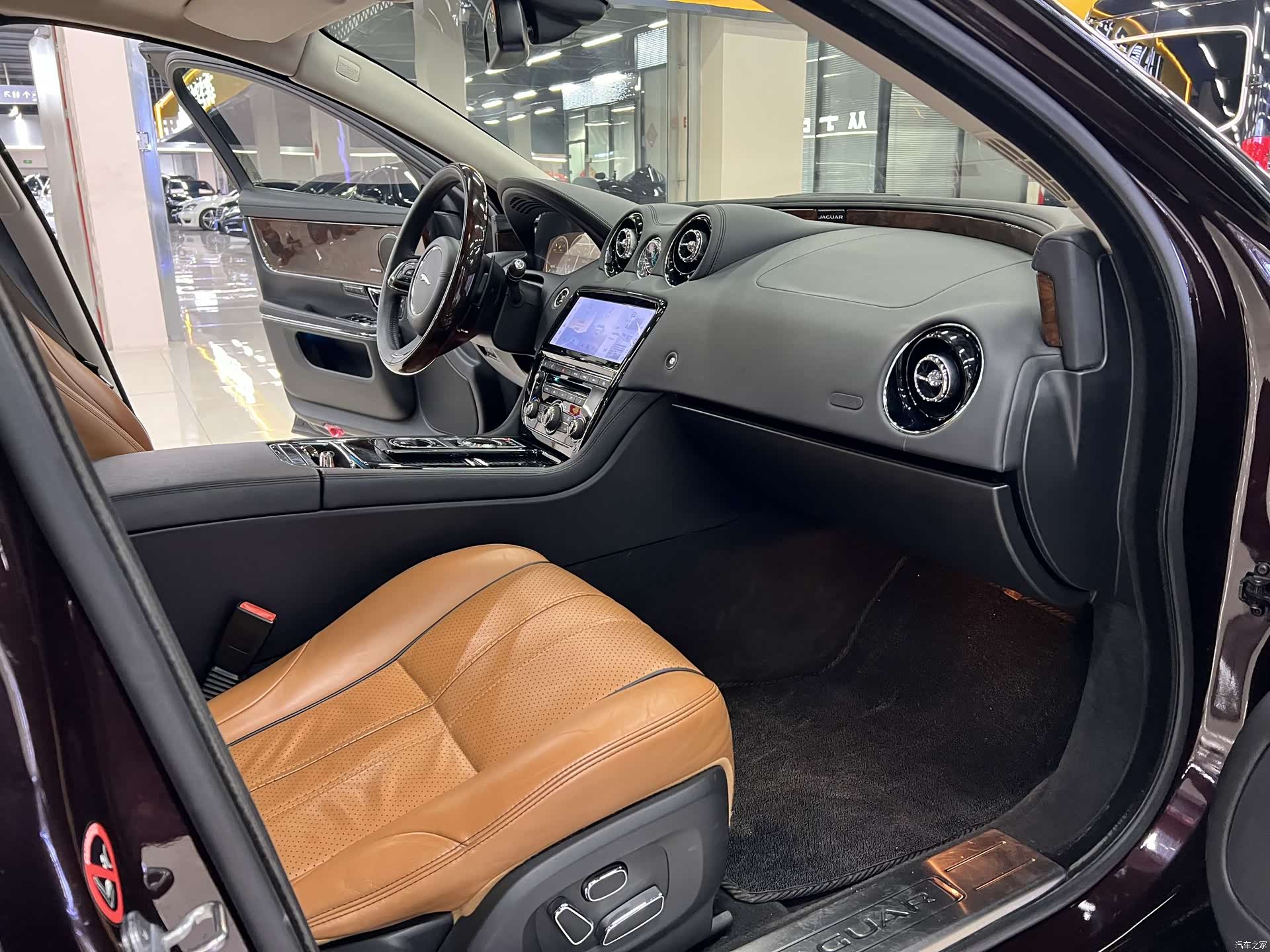 Jaguar XJ, 2014 14