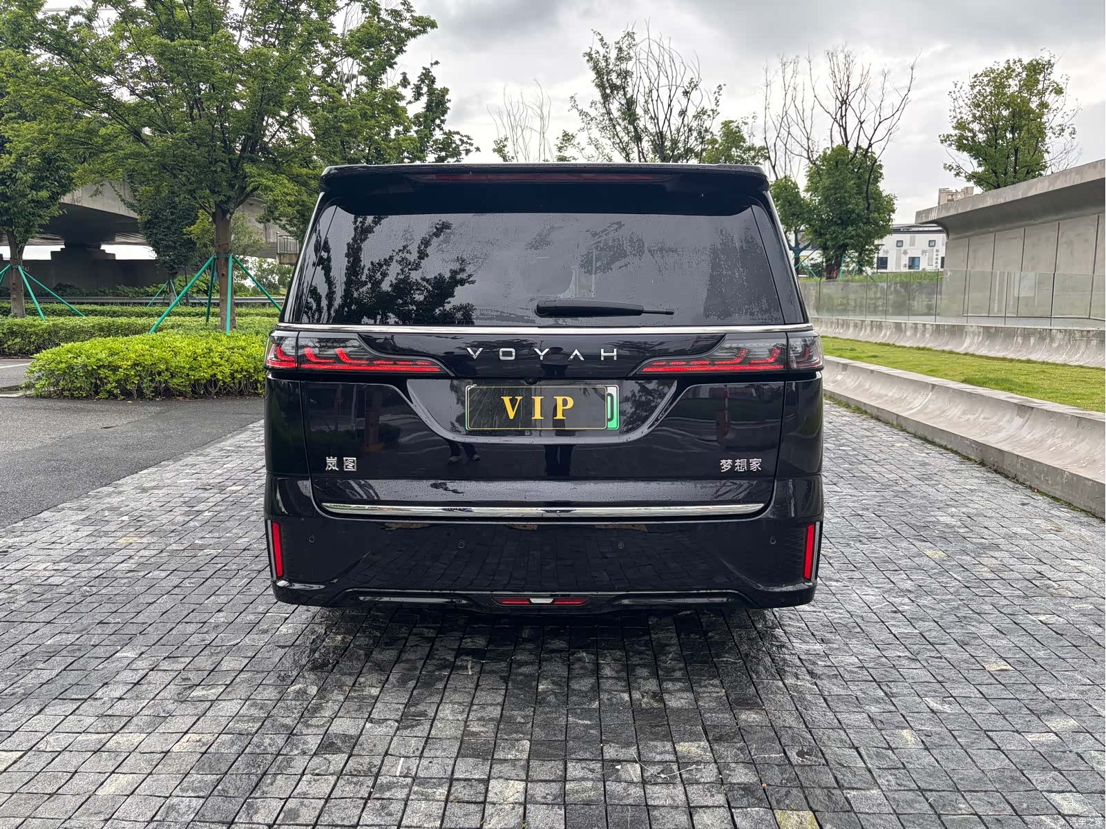 Voyah Dreamer, 2022 15