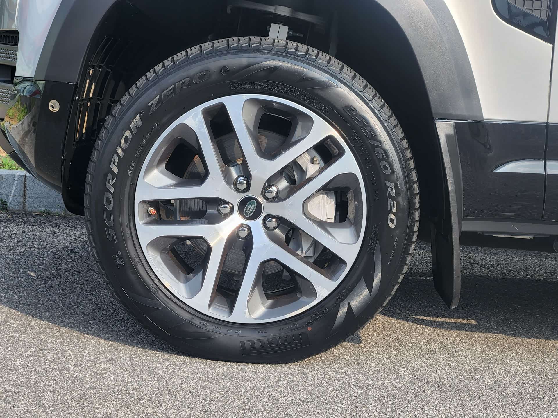 Land Rover Defender, 2021 9