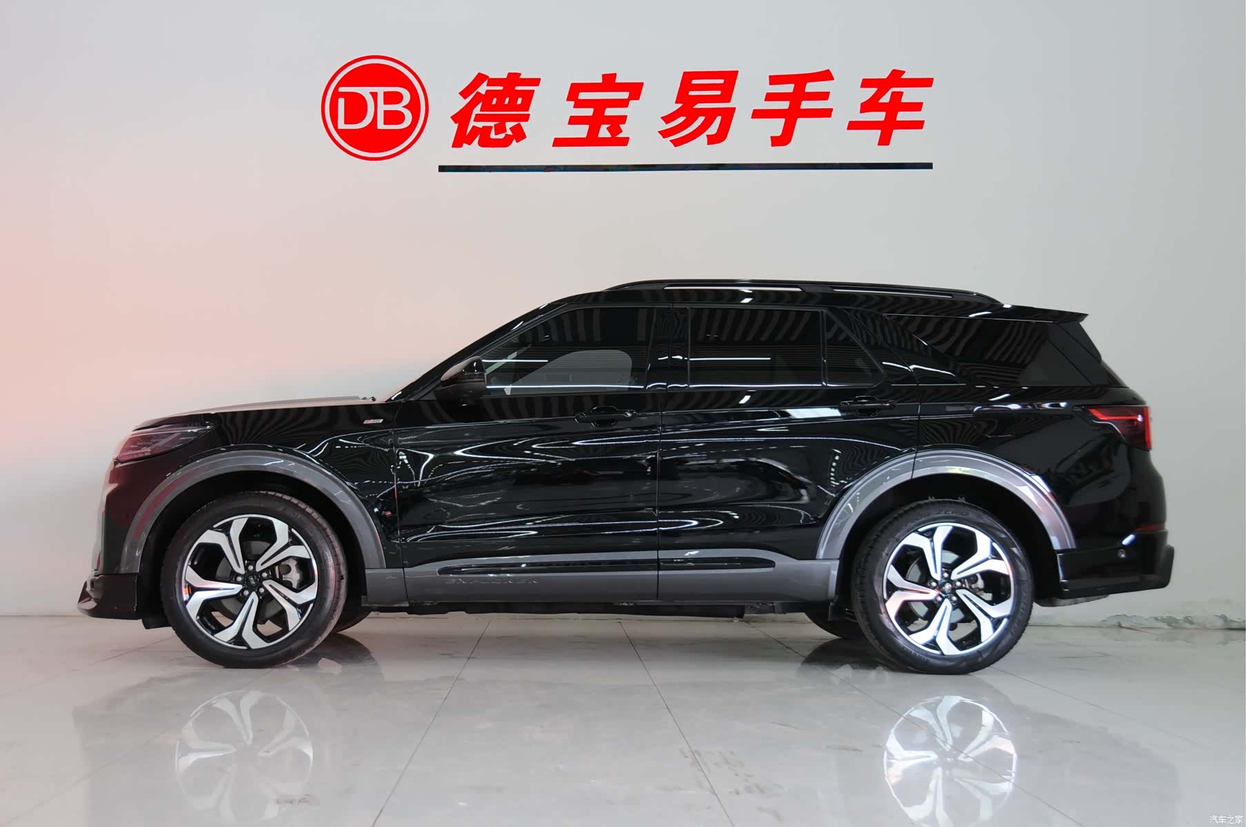 Ford Explorer, 2022 3