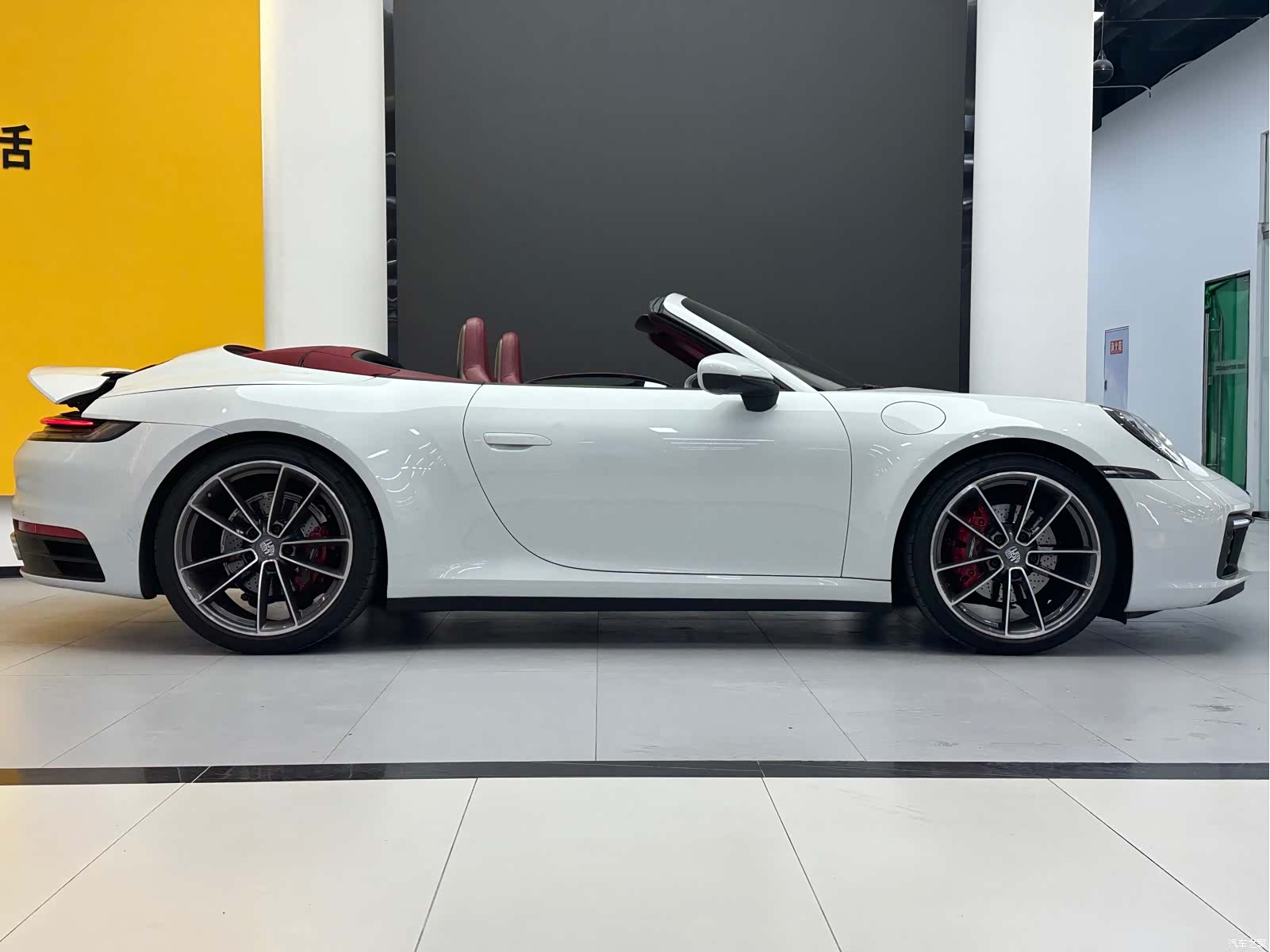 Porsche 911, 2020 4