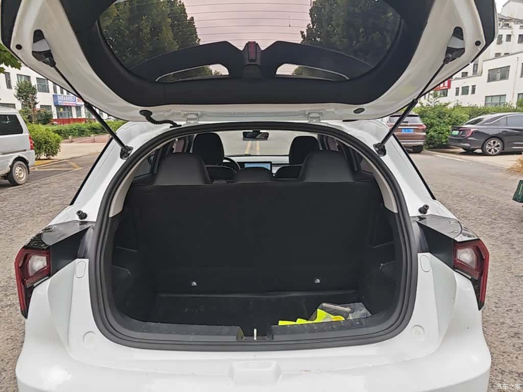 Geely E, 2024 19