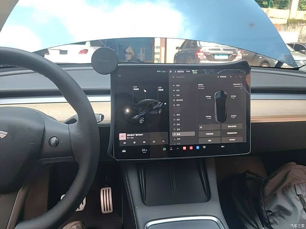 Tesla Model Y, 2021 10