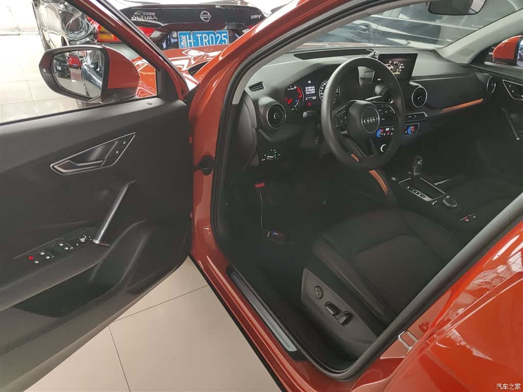 Audi Q2L, 2020 16