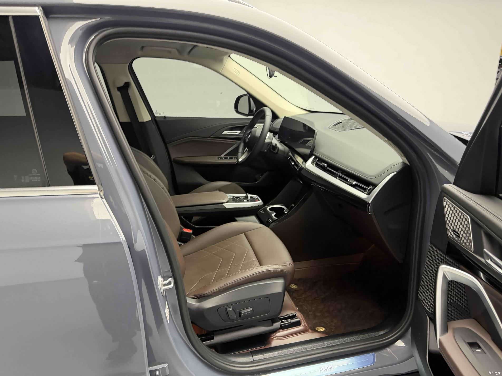 BMW X1, 2023 все фото
