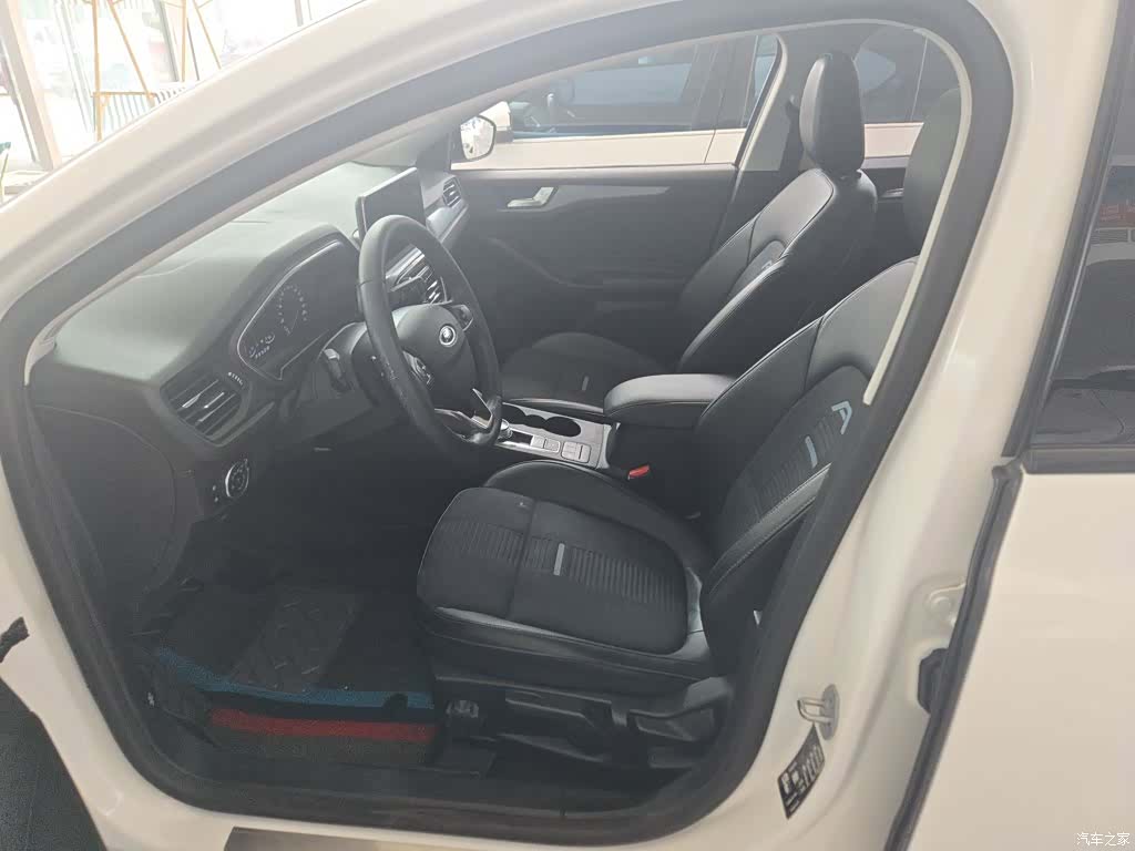 Ford Focus, 2020 13