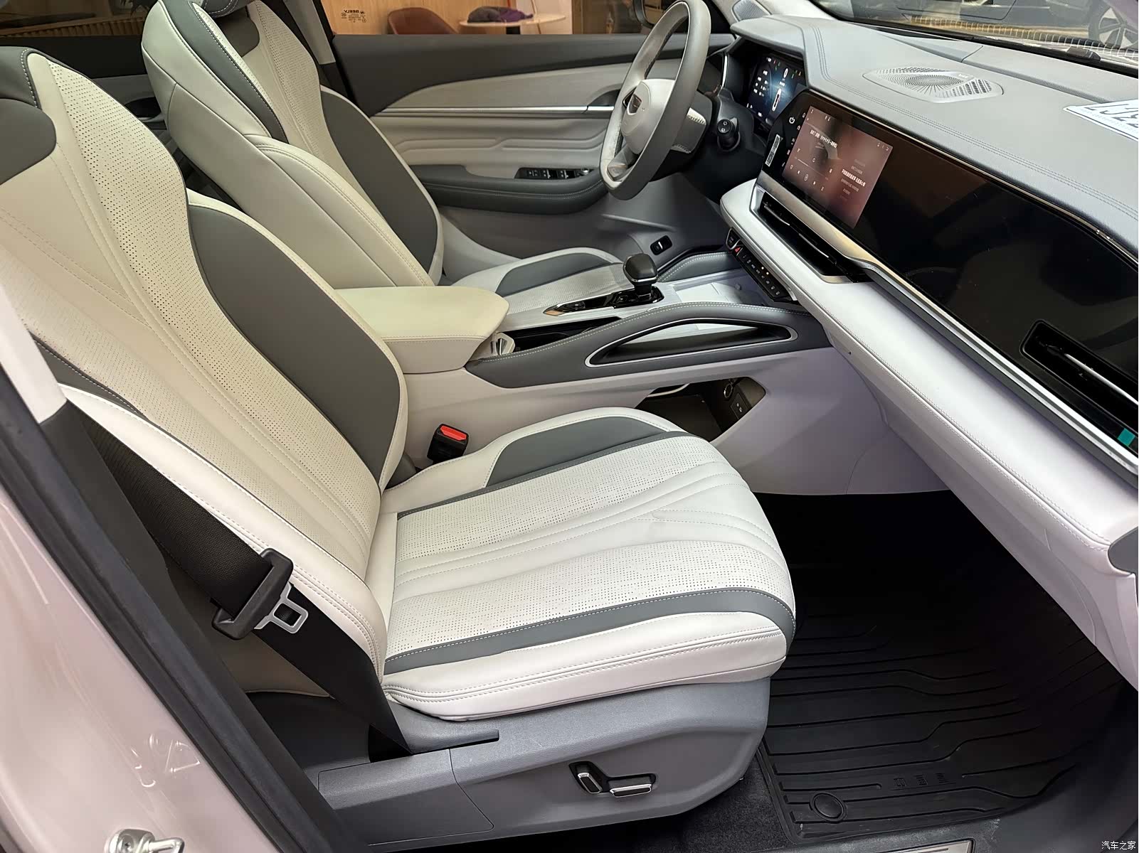 Geely Xingyue L, 2025 9