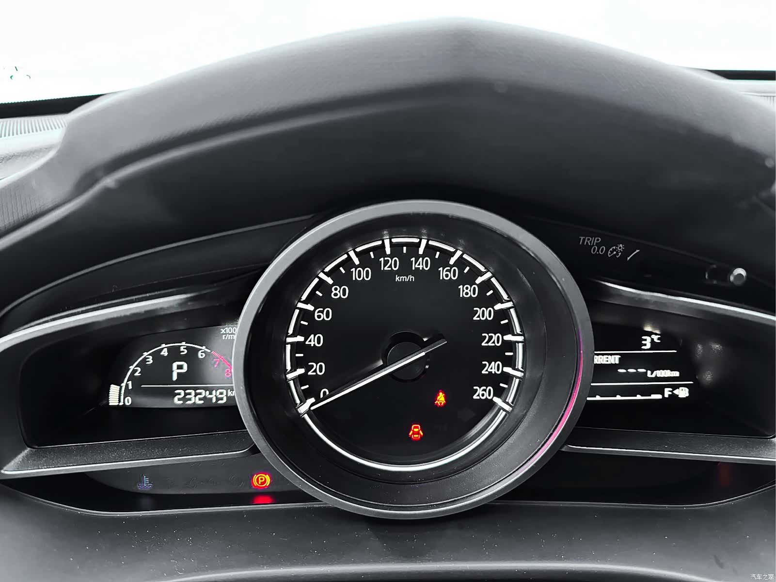 Mazda CX-4, 2023 13