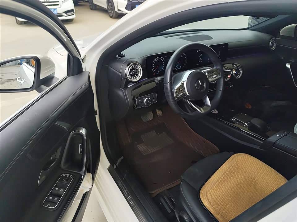 Mercedes-Benz Class A Mercedes-Benz Class A