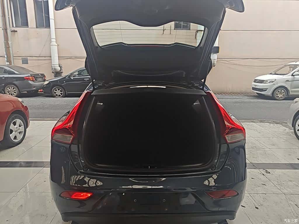Volvo V40, 2017 19