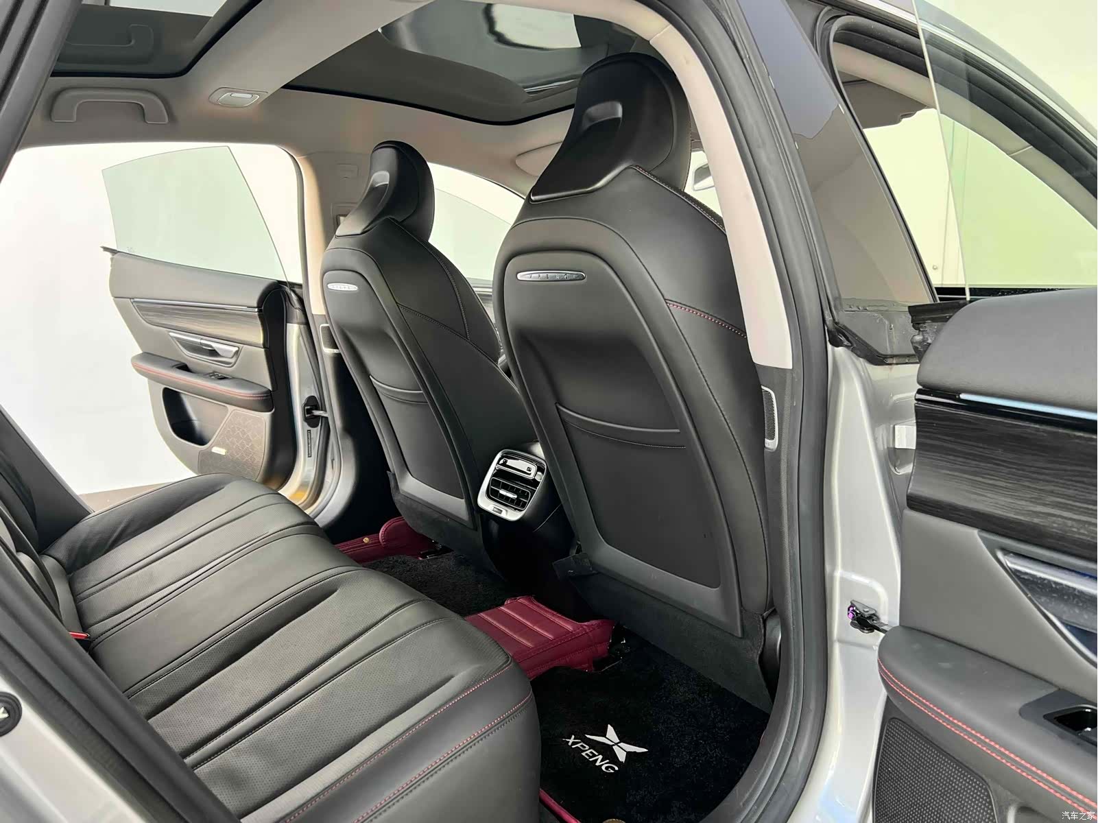 Xpeng P7, 2021 все фото