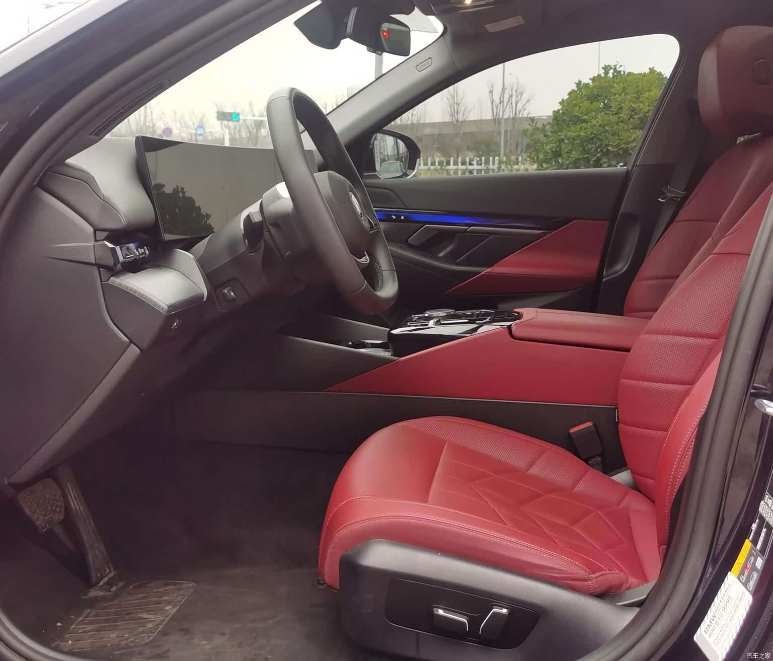 BMW i5, 2025 15