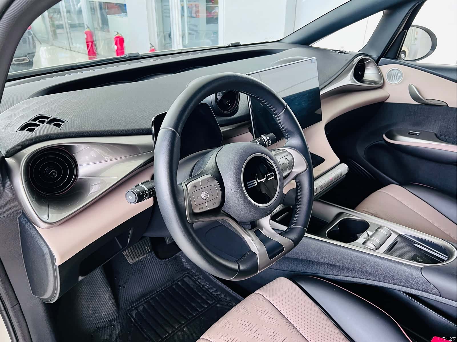 BYD Dolphin, 2024 14