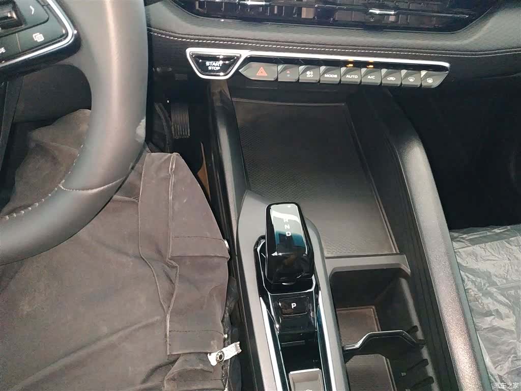 Geely Binray, 2026 14