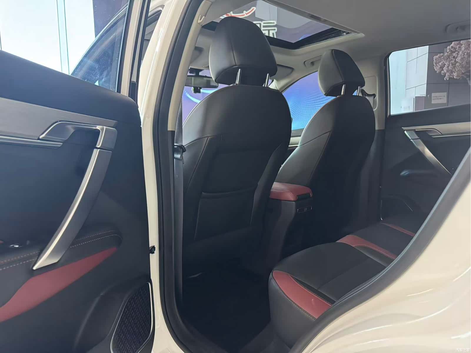 Geely Coolray, 2022 8