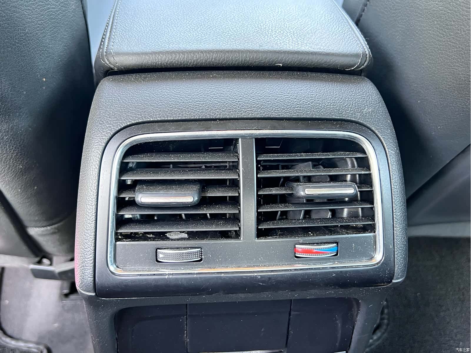 Audi A4L, 2016 11