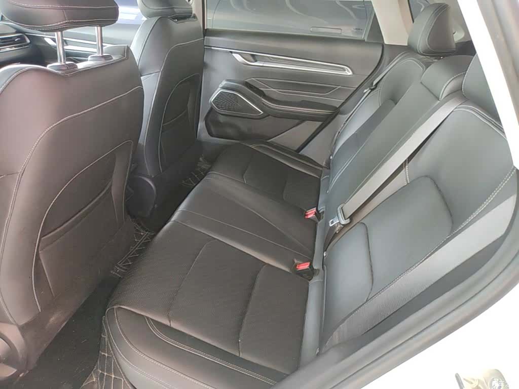 Geely Emgrand, 2023 17