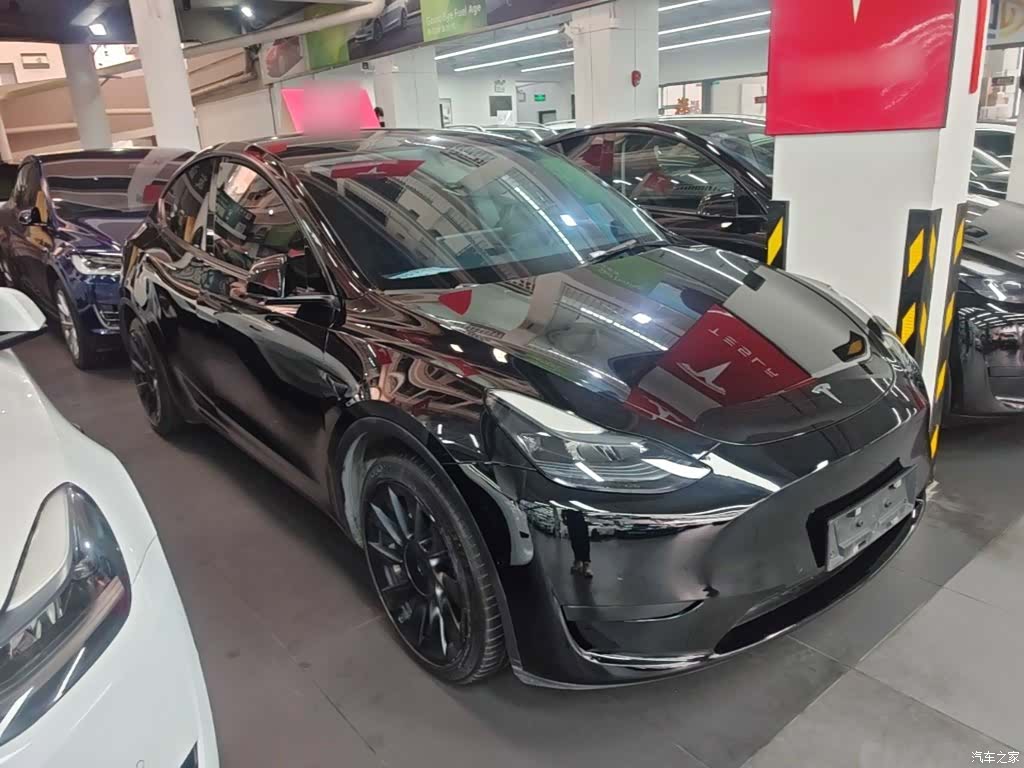 Tesla Model Y, 2022 4