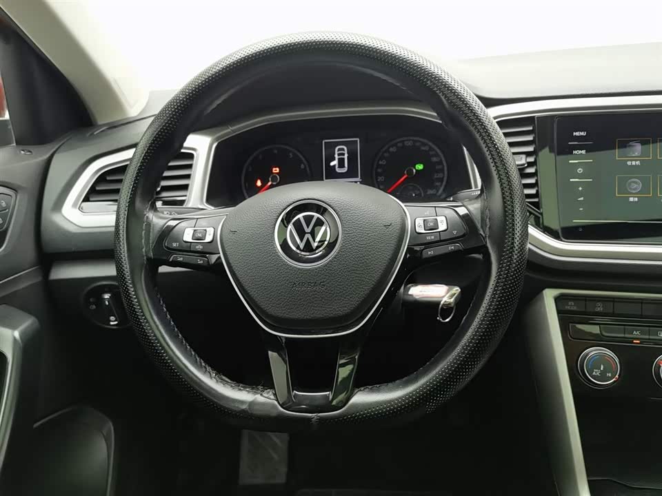 Volkswagen T-ROC exploring Songs