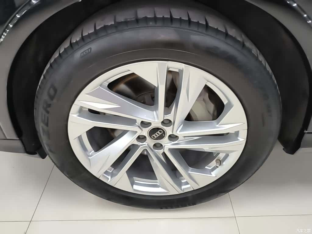 Audi Q7, 2023 23